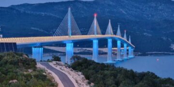 FOTO Održan pravi trkački spektakl na jednom od najljepših mostova u Europi