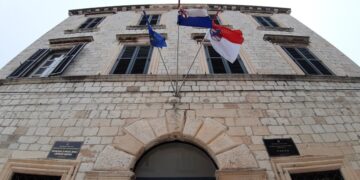 Produljen rok za zaprimanje zahtjeva za novčane potpore obiteljima s četvero i više djece