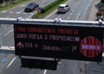Gradonačelnik Franković objavio koliko dnevno vozila prolazi Zonom posebnog prometnog režima