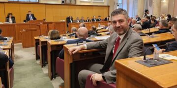 Franković predložio moratorij na izdavanje dozvola za apartmane