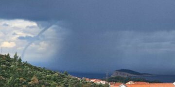 [FOTO/VIDEO] NESVAKIDAŠNJI PRIZORI Danas je vrijeme bilo nevjerojatno, pogodio nas je grad, protutnjala i pijavica