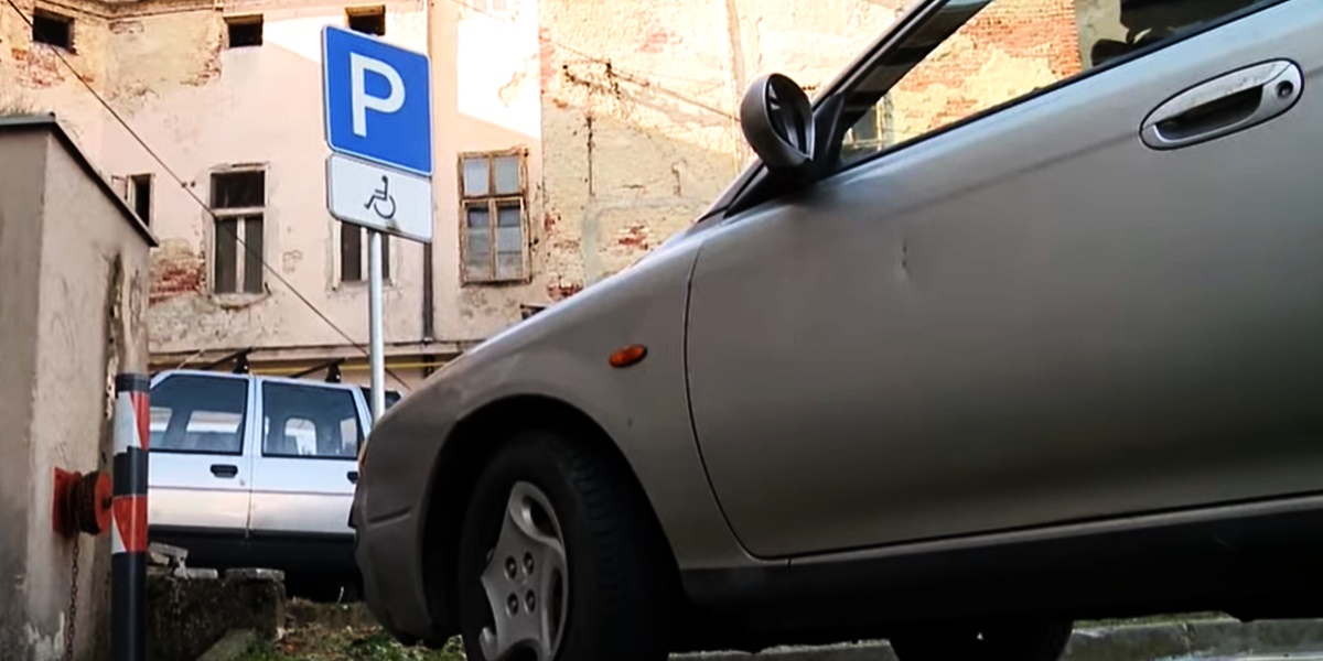 Iako je Dubrovnik grad s puno skalina, barem bi novije zgrade trebale biti pristupačne osobama s invaliditetom