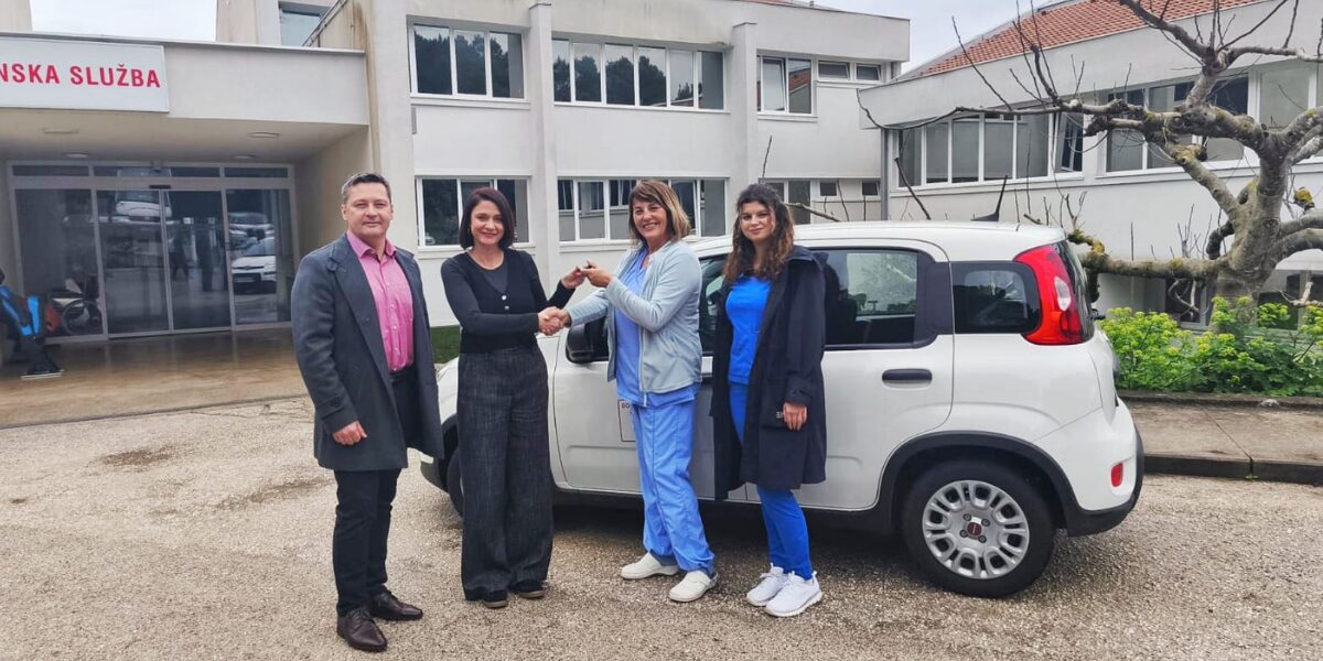 NASTAVAK SURADNJE: Zahvaljujući Gradu Korčuli, Dom zdravlja ima novo auto