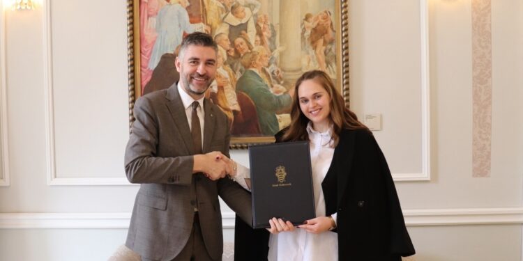 Uručen deseti ugovor od 30 tisuća eura za pomoć u rješavanju stambenog pitanja mladih Dubrovčana