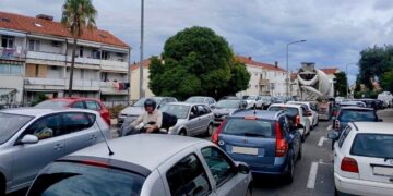 Velika gužva kroz Gruž zbog semafora, pomalo vozite