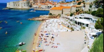 Jučer je more u Dubrovniku bilo najtoplije u Hrvatskoj. Ljeto će biti i više nego pakleno
