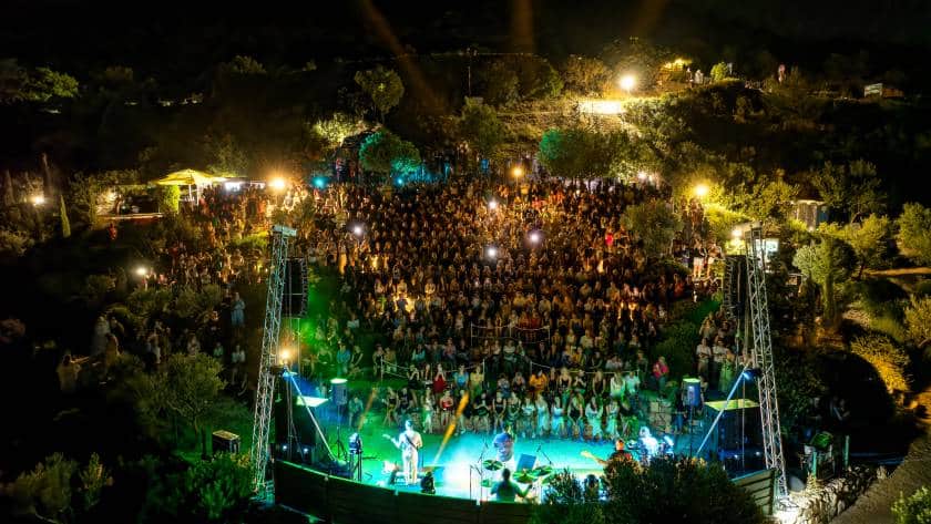 STIŽU UMJETNICI IZ CIJELOG SVIJETA Glavna novost - seanse u suton, uz zalazak sunca