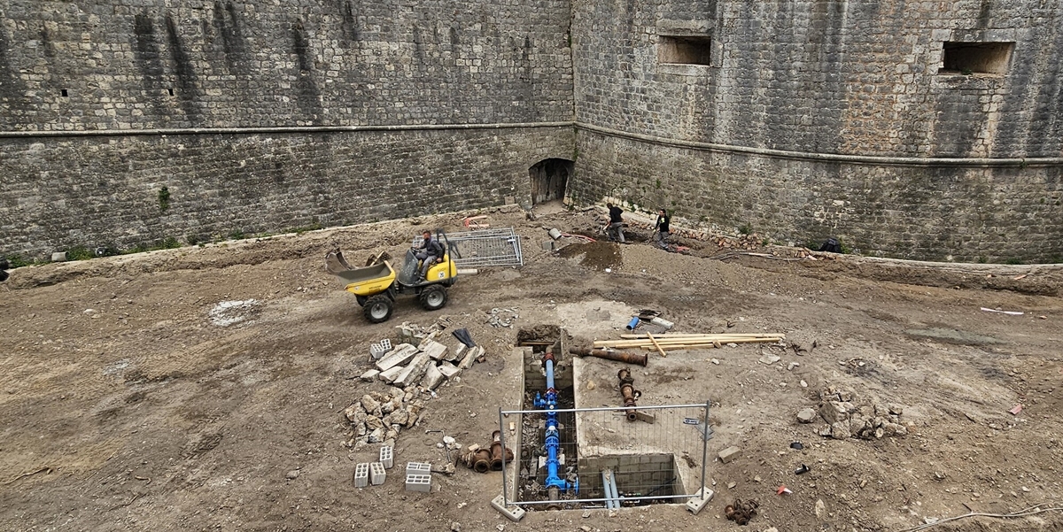 INVESTICIJE: Rekonstruiran glavni dovod pitke vode za područje povijesne jezgre Dubrovnika.