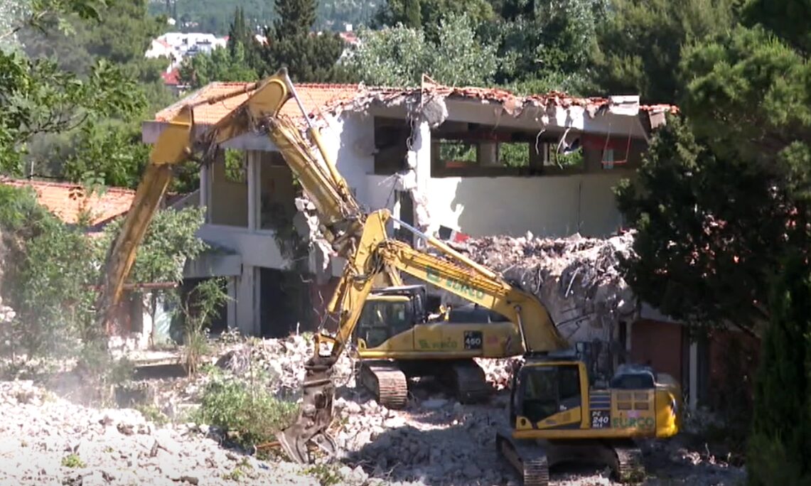 Počelo rušenje Kupara, za četiri godina u Župu stiže Four seasons