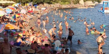 Analizirana kakvoća mora na plažama županije, uglavnom izvrsna osim na tri mjesta