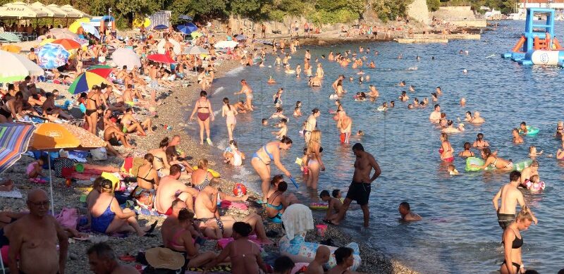 Ovo je mjesto jučer imalo najtoplije more u cijeloj Hrvatskoj, kao da je srpanj