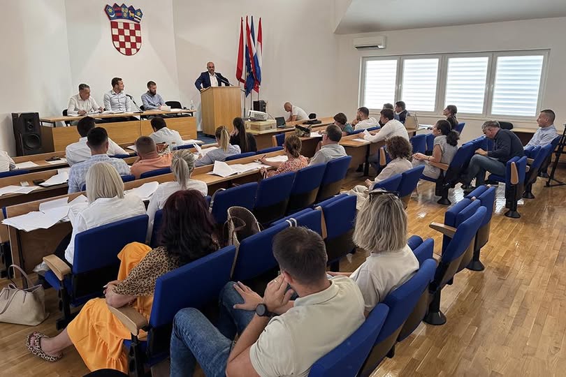 MOST napustio sjednicu Gradskog vijeća zbog aglomeracije. Milan odgovara: Lažu o pola milijuna eura, trebaju 144 tisuće