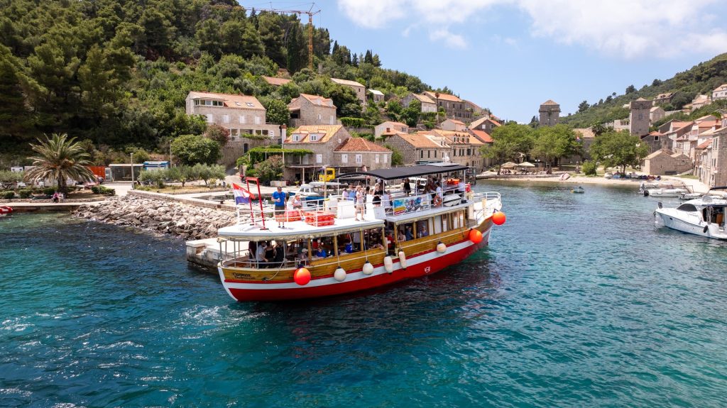 Lažu da je više turista, prošle godine svaki dan pun brod, a ove godine nikad ne znaš...