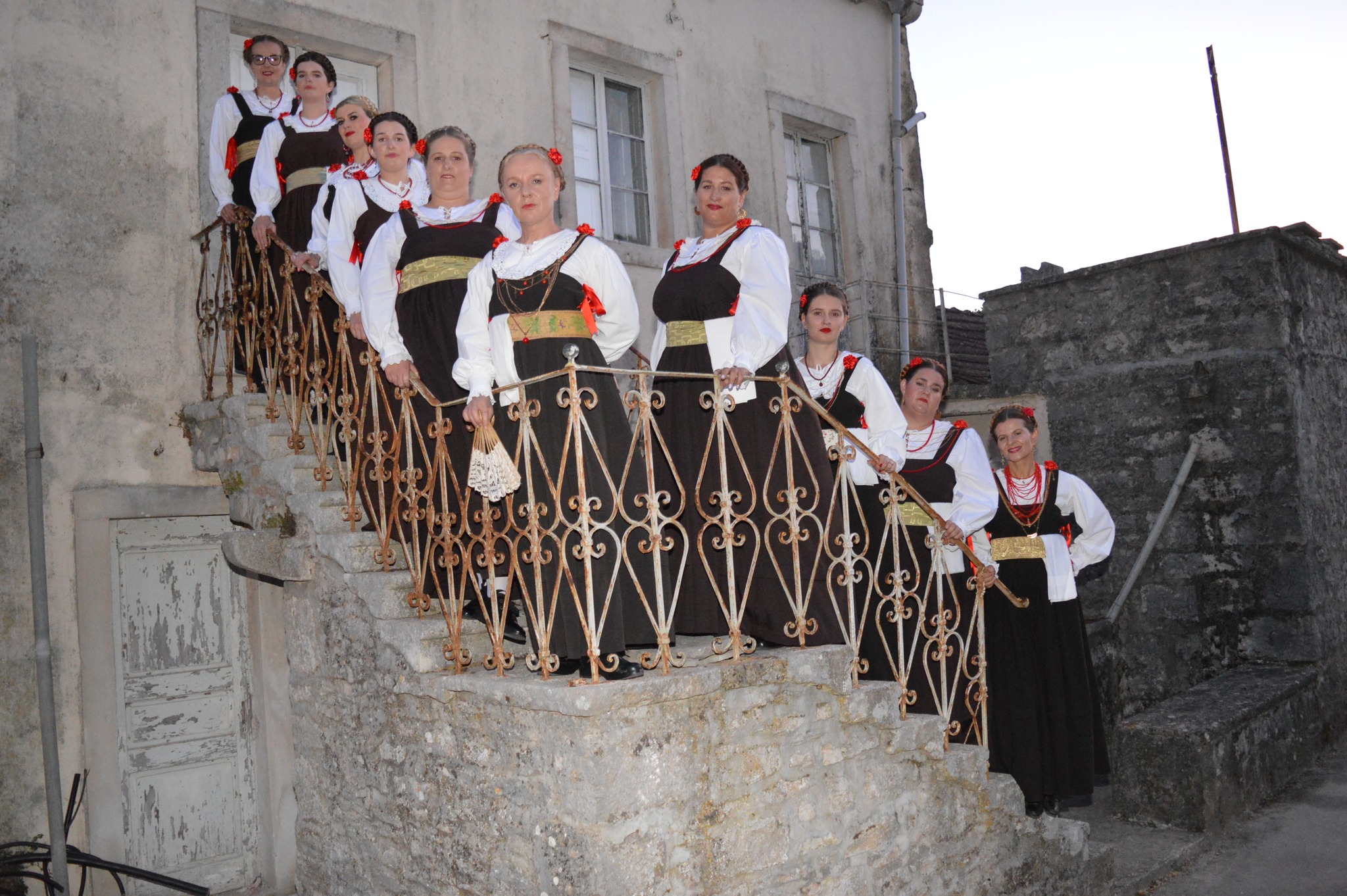 Sniga NAJPOSEBNIJA FESTA IGDJE Slavi se danas Gospa od Sniga i Oluja, moli i ...