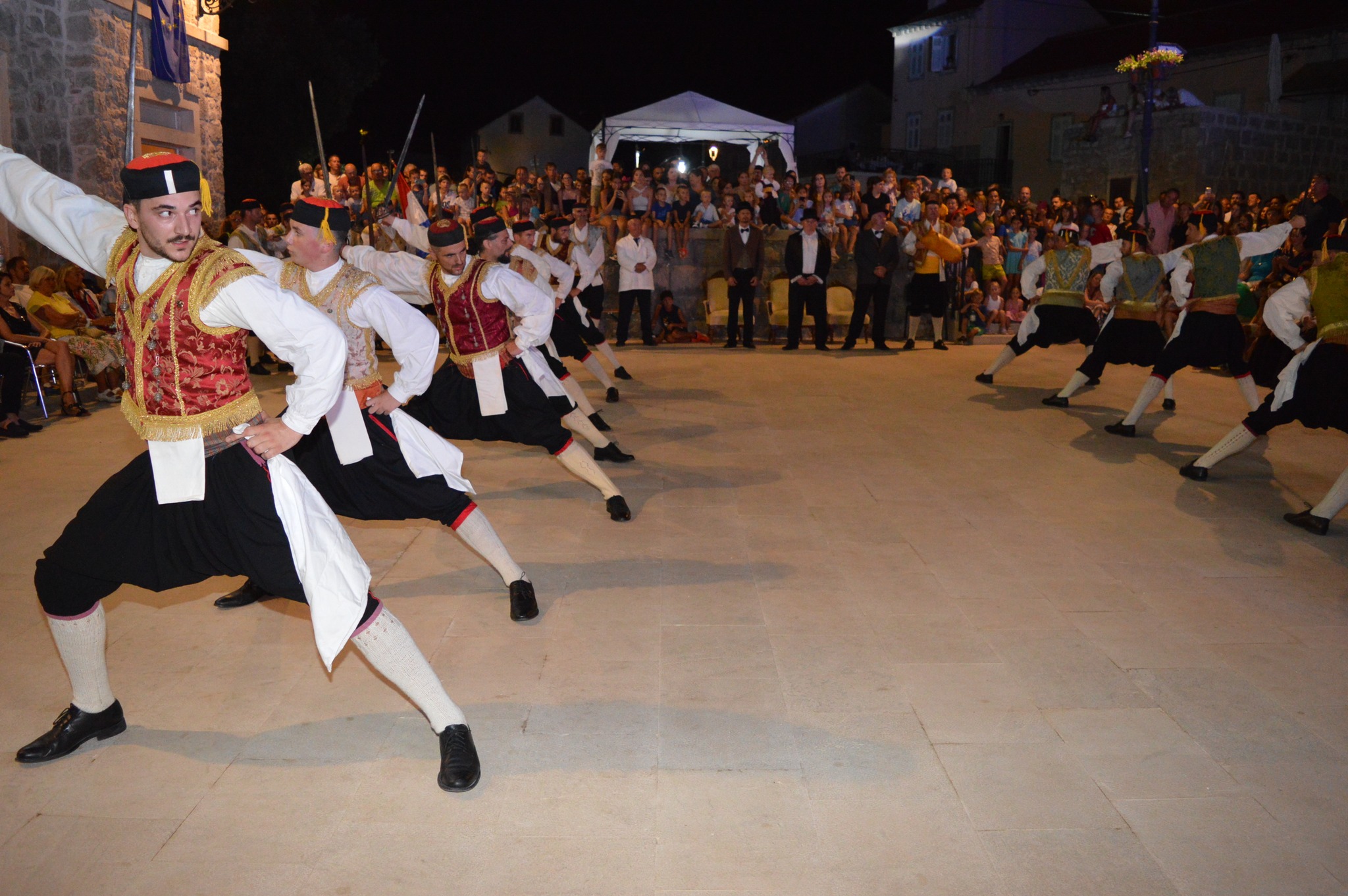 Sniga NAJPOSEBNIJA FESTA IGDJE Slavi se danas Gospa od Sniga i Oluja, moli i ...