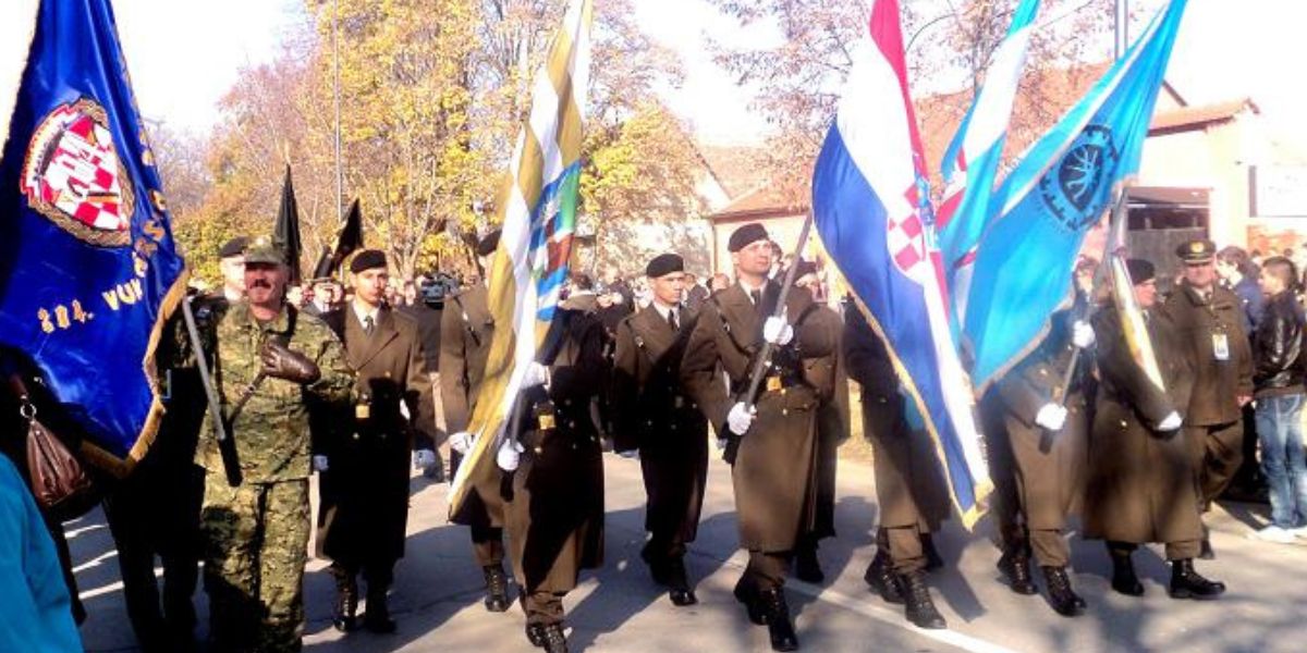 Došao je iz Vukovara u Dubrovnik dok se situacija ne smiri. Tu je ostao, pronašao dom, prijatelje i mir