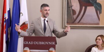 Franković: Nije prvi put da se gradonačelnicima Dubrovnika nudi stan za uslugu. Samo je jedno pitanje…