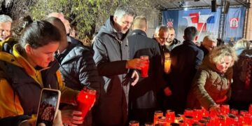 Dubrovačko izaslanstvo u Vukovaru, Franković položio vijenac i pomolio se za poginule