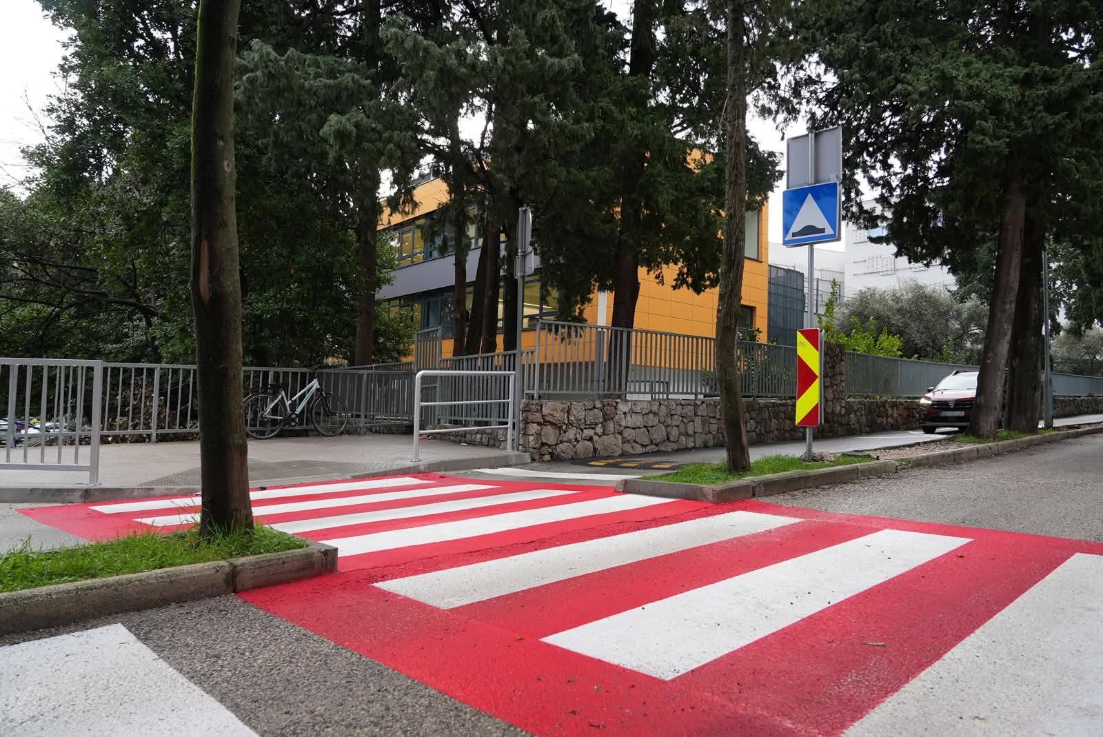 NOVOST NA DUBROVAČKIM PROMETNICAMA Evo zašto su baš ovi pješački prijelazi obilježeni crvenom bojom