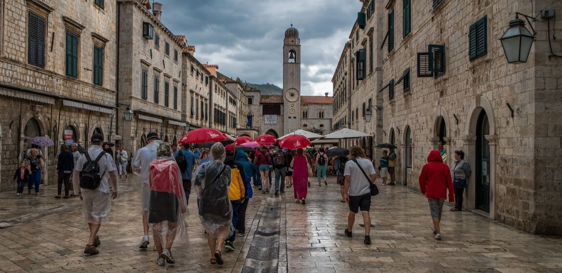 Prvo će nas spržit vrućina, a onda stiže kiša, južina i hladnije vrijeme pa onda opet promjena