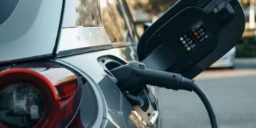 Tko želi kupiti povoljno auto na struju, morat će pričekati: Fond odgodio prijave za subvencije