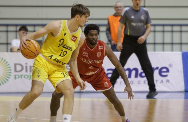 Dubrovački košarkaši nakon produžetaka slavili protiv Dubrave