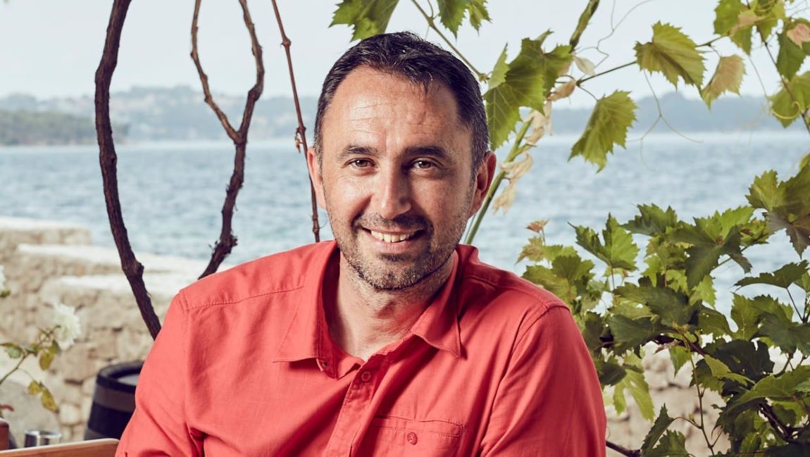 Znam da iz nesretnih ljubavi nastaju najbolje pjesme, ali što ću, ja sam u dugoj sretnoj vezi