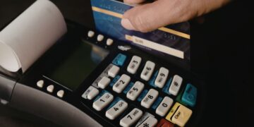 Naplaćivao parking među maslinama pa bježao inspektoricama