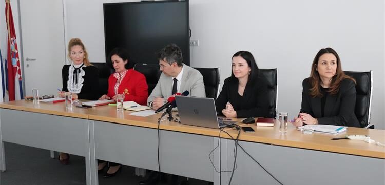 MINISTRICA VUČKOVIĆ: Radnici iz Ploča i Solina bit će izdašno obeštećeni zbog izloženosti azbestu