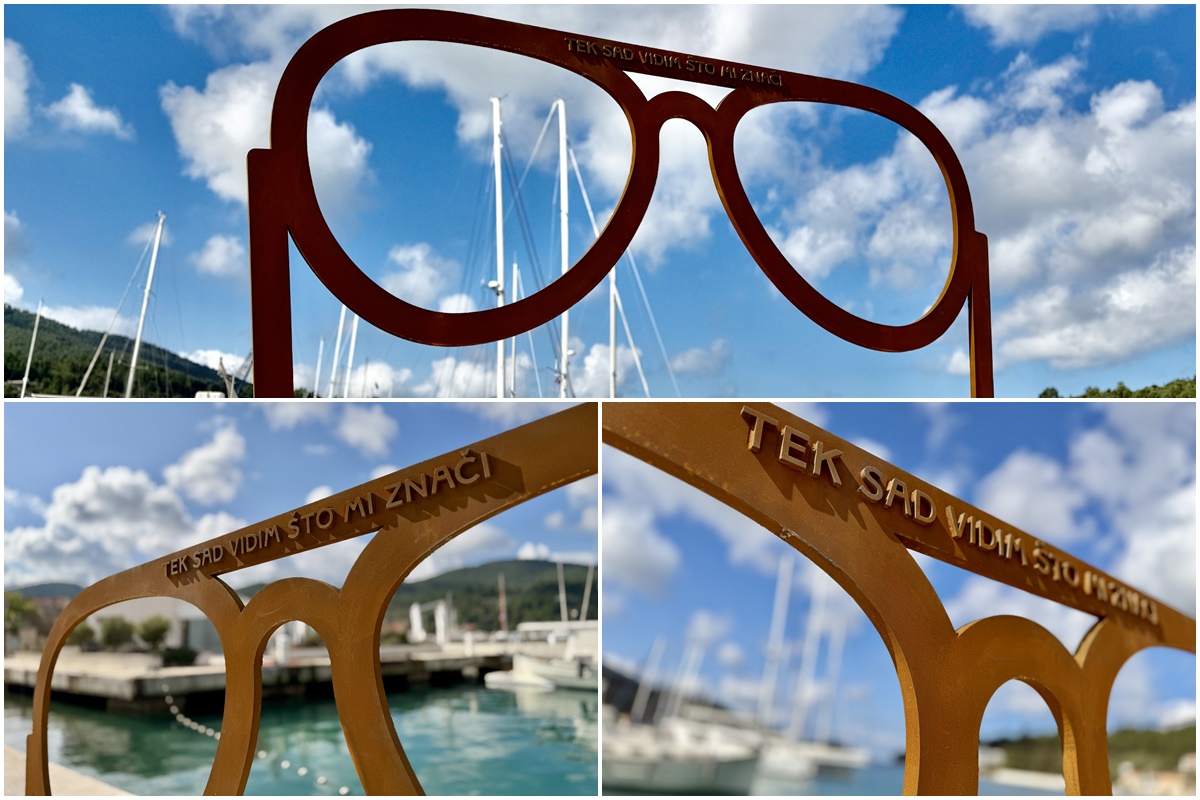 FOTO: Umjetnička instalacija u obliku naočala u čast glazbenoj legendi