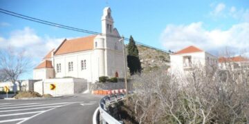 Vozio se kružnim tokom i to u suprotnom smjeru. Alkotestirali su ga, a rezultat – očekivan