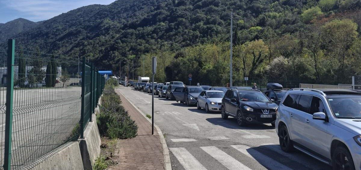Policija pojačava nadzor: Očekujemo pojačan promet i gužve prema granici i Crnoj Gori