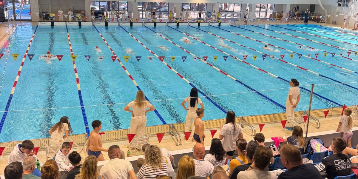 Počeo 9. plivački miting „Korkyra Aminess“, krcat bazen Gojko Arneri
