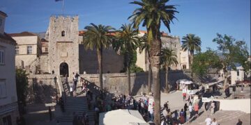 U Korčuli se okupila tek šačica prosvjednika. Građani nisu nasjeli na lažne vijesti.