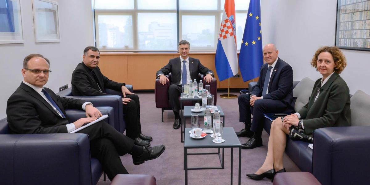 Susret biskupa Glasnovića s premijerom Plenkovićem. Evo o čemu su razgovarali