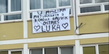 I KORČULA SE OPROSTILA OD LUKE Maturanti poslali snažnu poruku nakon tragedije