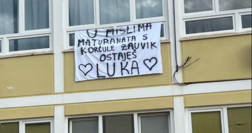I KORČULA SE OPROSTILA OD LUKE Maturanti poslali snažnu poruku nakon tragedije