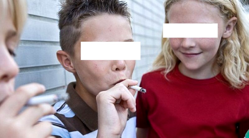 Zašto djeca sve ranije počinju piti i pušiti? Razlozi koji bi trebali zabrinuti svakog roditelja