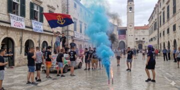 Maturanti na Stradunu vikali: “Ubij, ubij! i “Za dom spremni”. Stanovnici reagirali na društvenim mrežama