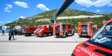Nije lako biti vatrogasac, stiže ljetna ispomoć, a jednom otoku posvetit ćemo posebnu pažnju