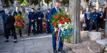 Vijenci za poginule branitelje i sveta misa posvećena sv. Leopoldu Bogdanu Mandiću