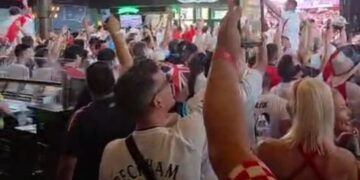 LUDNICA U DALLASU!Hrvati i Englezi zajedno navijaju nekoliko sati prije velikog dvoboja (VIDEO)