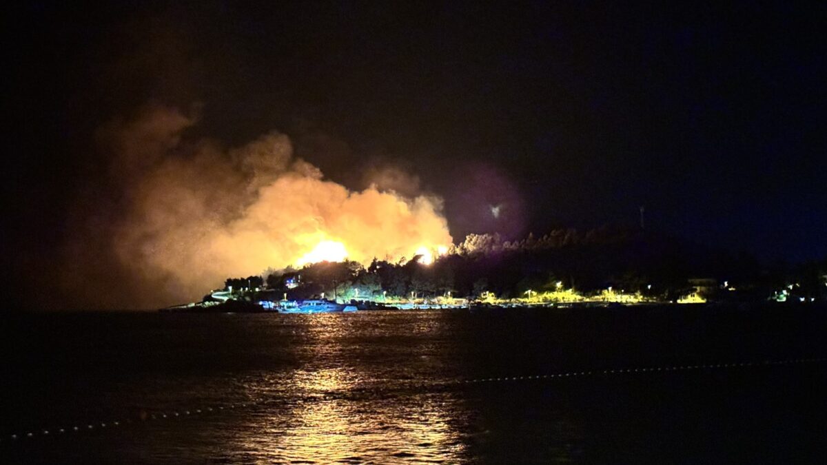 Noćas planulo u Kuparima: Na terenu bila 52 vatrogasca