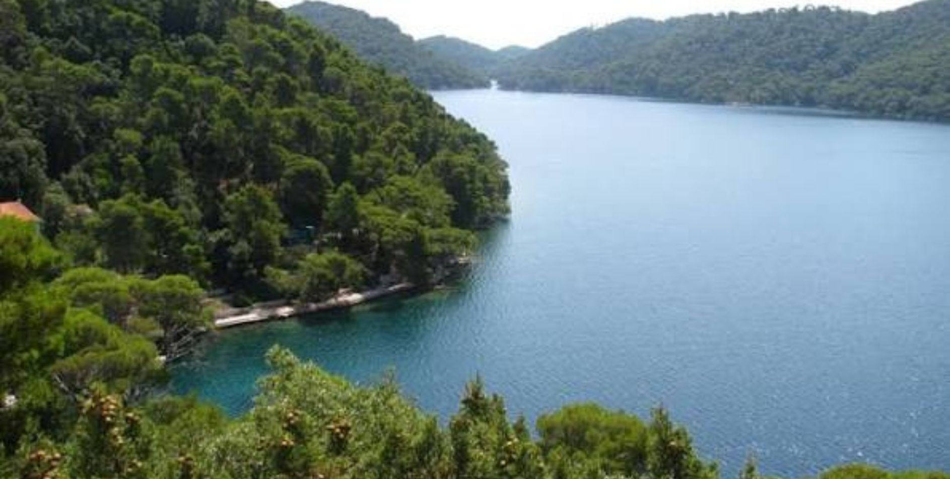 Mjesto kraj Dubrovnika danas mjeri 26 stupnjeva u moru, a tek je počelo
