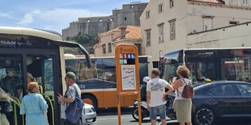 [VIDEO] Ljeto je u gradu, potpuni kaos: Iskrcao si se na Pilama i ovo te dočekalo, a tek u srijedu…