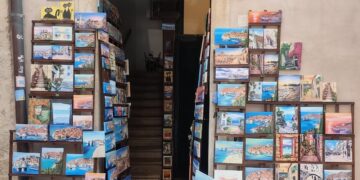 Mala galerija uz Peskariju već skoro dva desetljeća privlači poglede – ‘Slika i prilika’ koju turisti vole