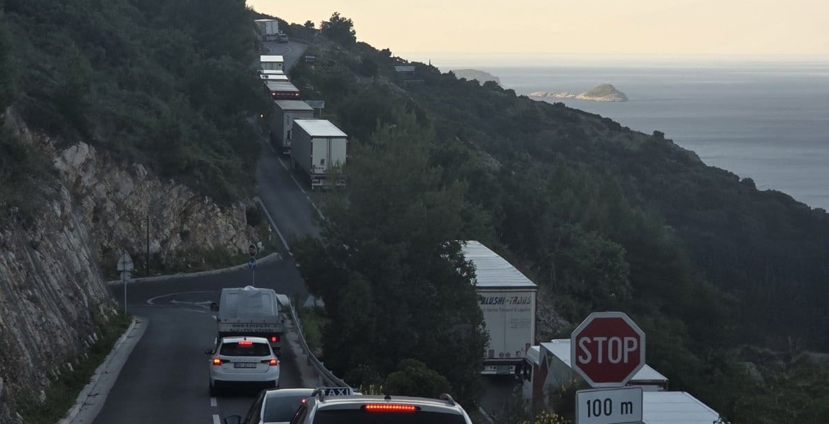 Teška prometna iznad Dubrovnika, zatvorena magistrala, poginuo motociklist