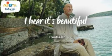 POGLEDAJTE Svjetska zvijezda jedinstveni promidžbeni spot za Hrvatsku predstavila u društvu vatrenih
