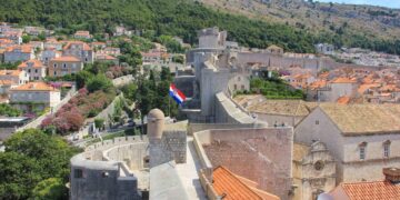 Kula Drezvenik nakon stoljeća ponovno oživljava, osim nje, pri kraju obnova još jedne tvrđave