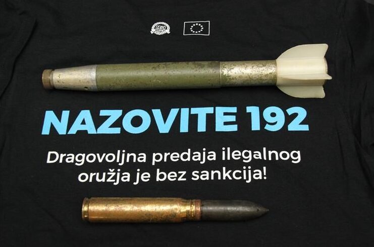 SVAKA ČAST Anonimni građanin policiji predao više od 120 komada streljiva i spremnike za pušku